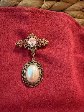 Victorian Vintage-Style Gold Filigree Brooch with Pink Rose and Pearl Drop